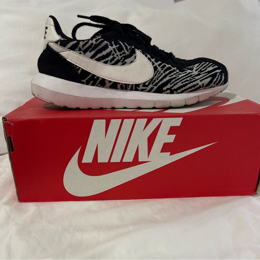 Nike Roshe Zebra Pattern Black and White Sneakers